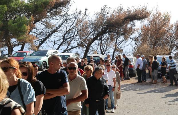 Omiš: Sprovod bivšeg vatrogasnog zapovjednika Drage Lelasa