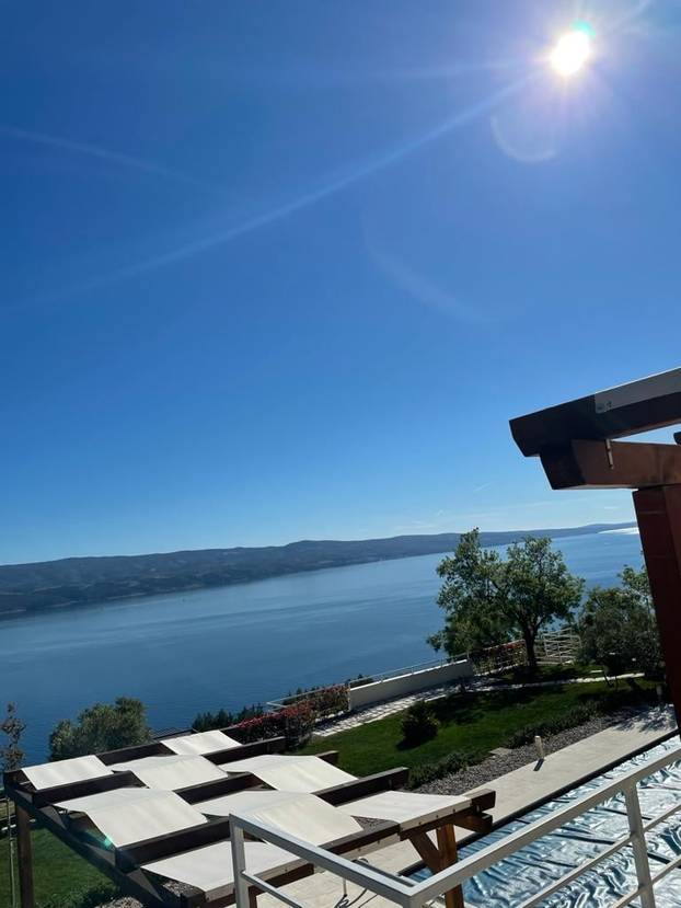 FOTO Ovo je Budimirova vila Pokora: Na ilegalnom katu su biljar i terasa, bazen će rušiti...