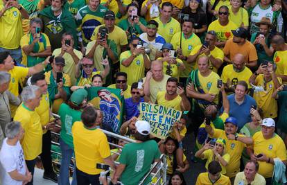 Tisuće Bolsonarovih pristaša prosvjedovale protiv istrage