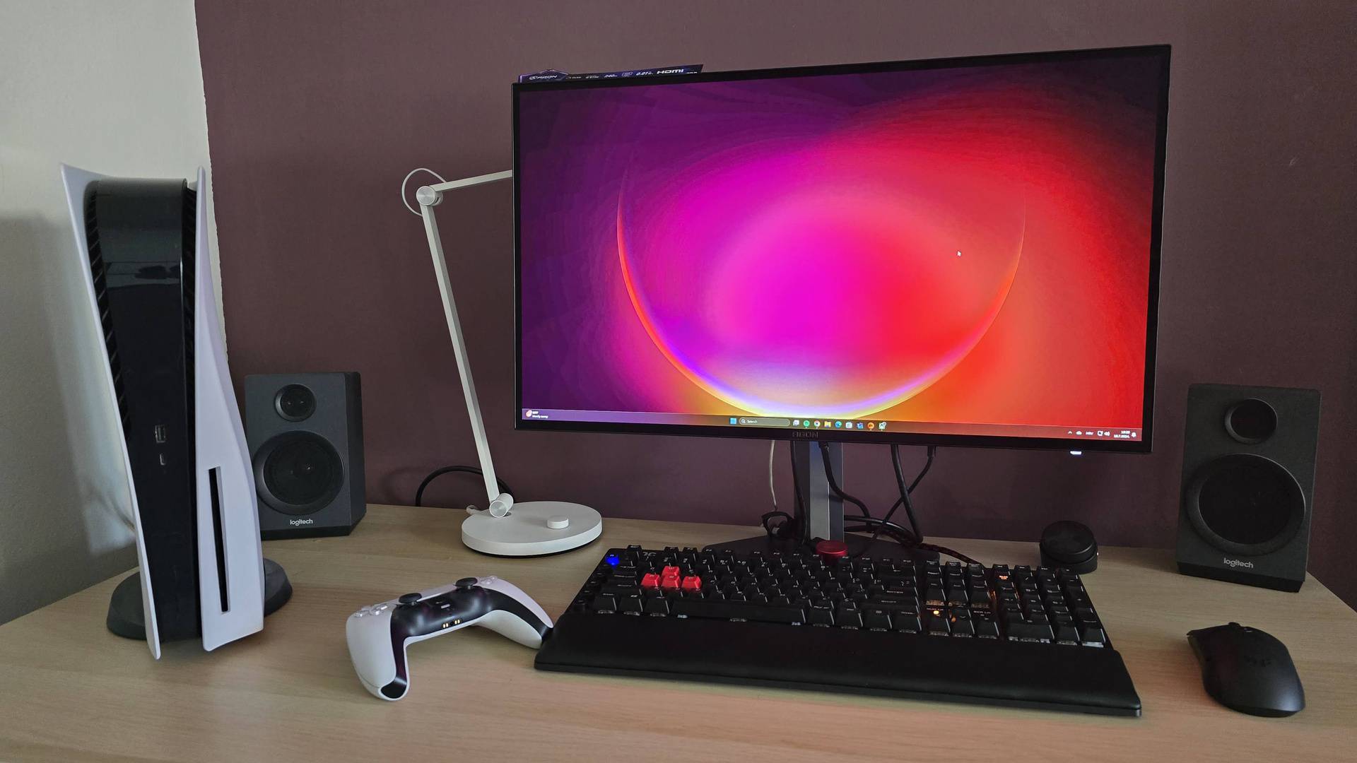 Munjevito brz i crna koja će vas progutati: Isprobali smo  AOC Agon PRO AG276QZD monitor