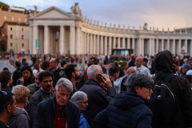 Pope Francis lies in state in St. Peter's Basilica