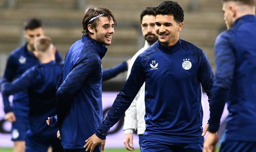 FOTO Nasmijani dinamovci u Genku odradili trening. Na tapeti bio talentirani debitant