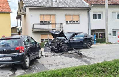 Direktan sudar dva auta: Pozlilo mu u vožnji i prešao u suprotni trak, zadobio je teške ozljede