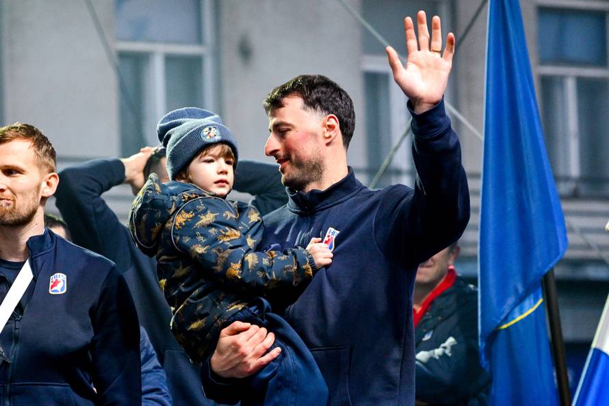 Zagreb: Marko Perković Thompson nastupio na svečanom dočeku hrvatske rukometne reprezentacije