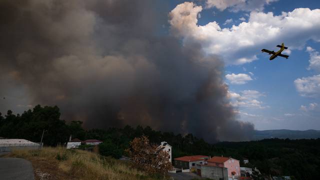 Portugal: Dim nad gradom Ouzenda nakon katastrofalnog požara koji je sada pod kontrolom