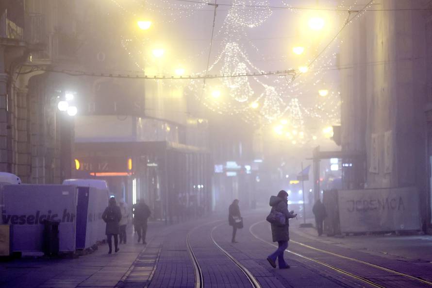 Hladno maglovito jutro u Zagrebu
