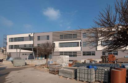 Izgradnja Medicinske škole Pula bliži se kraju: Učenici bi trebali u novo zdanje krenuti na jesen