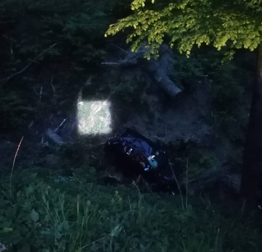 Čudo da su izašli živi iz auta! Sletjeli sa Sljemenske ceste...