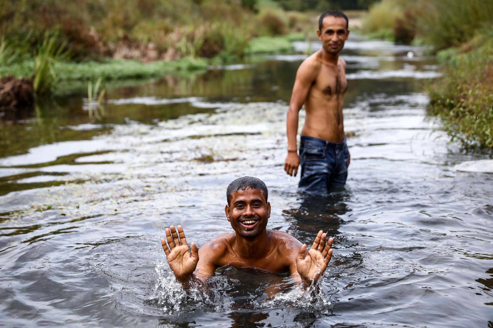 Migranti formirali novi kamp u šumama iznad Mirala u Velikoj Kladuši