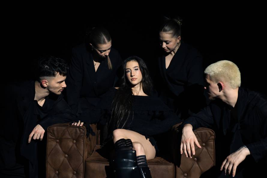 Lana Mandarić: Cijela obitelj je u glazbi, a mama kao autorica pjesama peti put ide na Doru