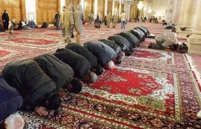 U Francuskoj zbog radikalizma zatvoreno dvadesetak džamija