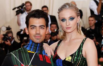 Gotovo je! Sophie Turner i Joe Jonas se službeno razveli nakon borbe za skrbništvo nad djecom