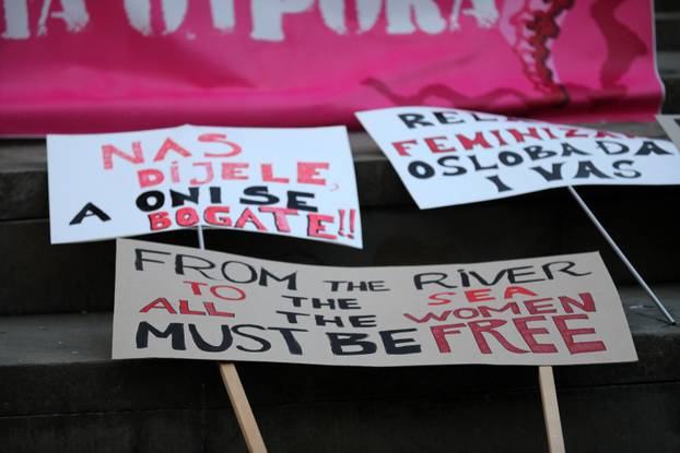 Pula: 4. Noćni marš u Puli pod parolom Žene - kičma otpora