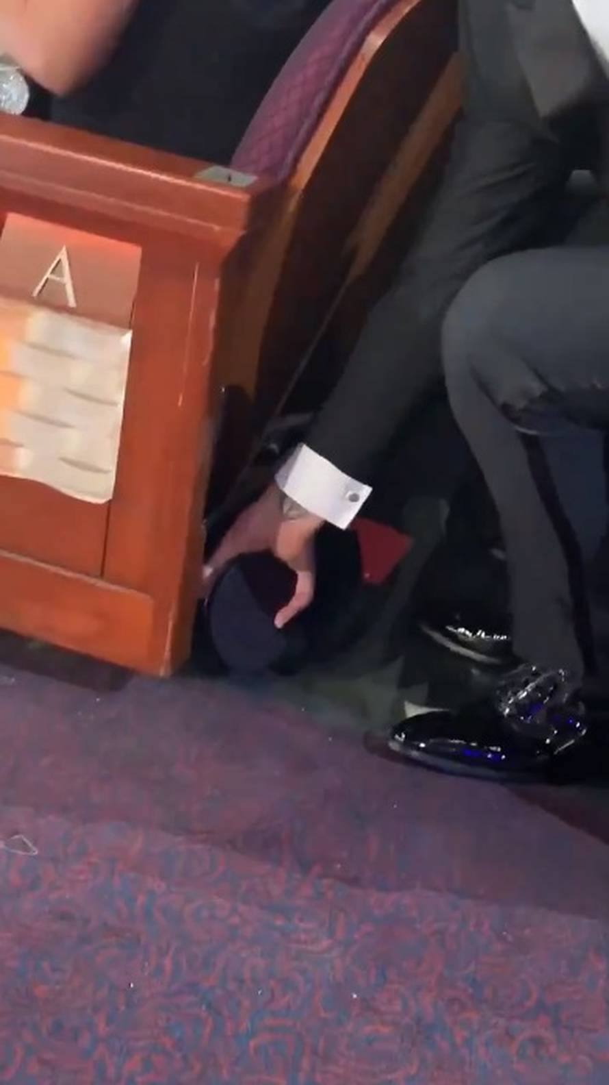 Dobio Oscara pa sve nasmijao jer mu je dosadilo držati ga