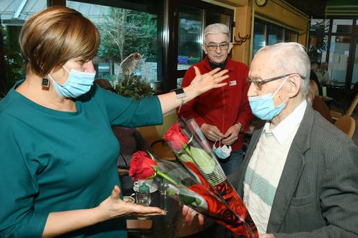 Kako se živi u domu u Sisku: Red plesa, red heklanja, red vrtlarenja pa sve iznova