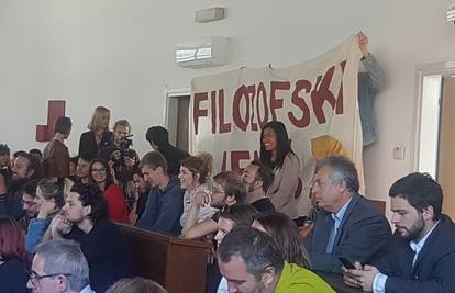 Studenti Filozofskog izviždali Borasa: Rektor je krhka biljka