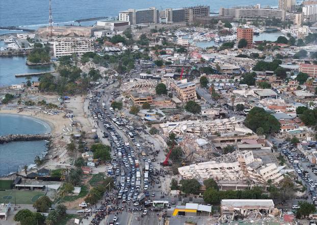 Aftermath of earthquakes in La Guaira