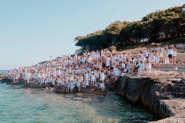 FOTO Djevice su htjele izgubiti nevinost na našem otoku, vole ga swingeri, a Leto doveo 'kult'