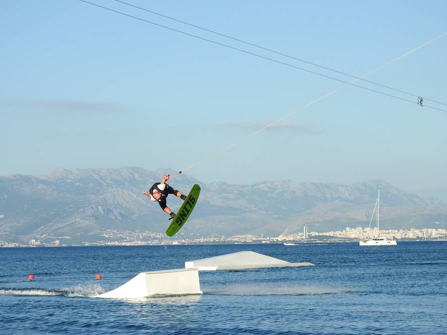 Tražite savršen spoj opuštanja i akcije? Našli ste ga!