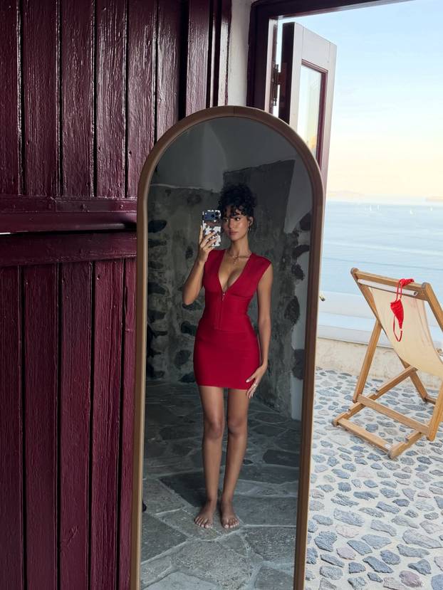 FOTO Seksi Rita raskošne obline pokazuje u mini bikinijima: Ocijenite badiće od 1 do 10!
