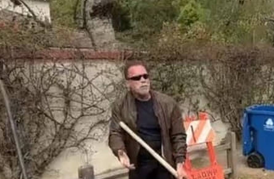 Schwarzenegger bez strpljenja: Sam popravio rupu na cesti jer nije mogao čekati kraj radova