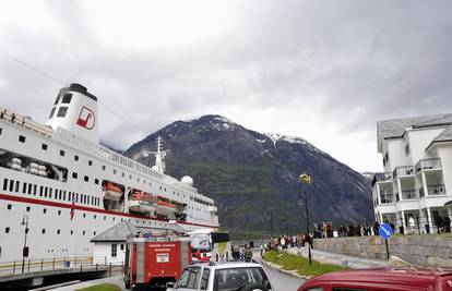 Norveška: Evakuirali 600 ljudi s kruzera radi požara