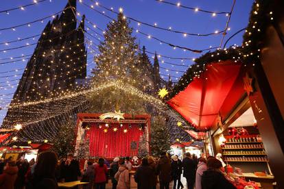 Opening of the Christmas market in Cologne at the cathedral