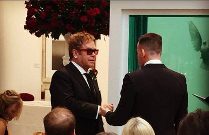'Instagram vjenčanje': Eltonovi gosti objavili 'fotke' sa svadbe