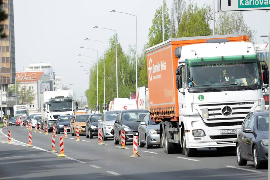 'Ne mislim da rupu otkopavaju jer su zaboravili cijevi, ali...'