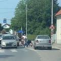 VIDEO Opet tuča na semaforu, ovaj put u Ivanić Gradu: 4 muškarca potukla se na cesti