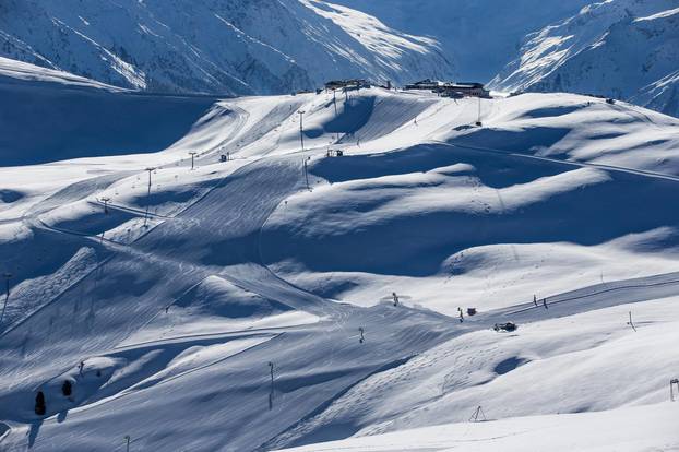 Prekrasno vrijeme na skijalištu Wildkogel - Arena u Austriji