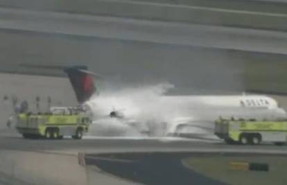 Panika u Atlanti: Zrakoplov Delte se zapalio pri slijetanju