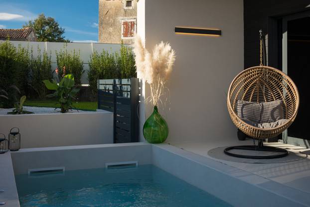 FOTO Romantična kuća za dvoje u Istri: Zavirite u oazu luksuza čije uređenje oduzima dah