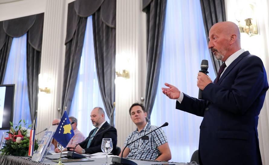 Zagreb:  Promocija knjige Albanci u Zagrebu I. dio 