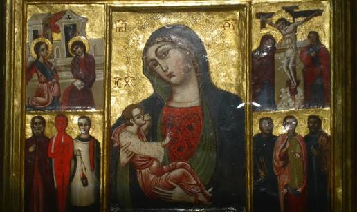 An&dstrok;eli su donijeli ku&cacute;icu Svete obitelji iz Nazareta na Trsat