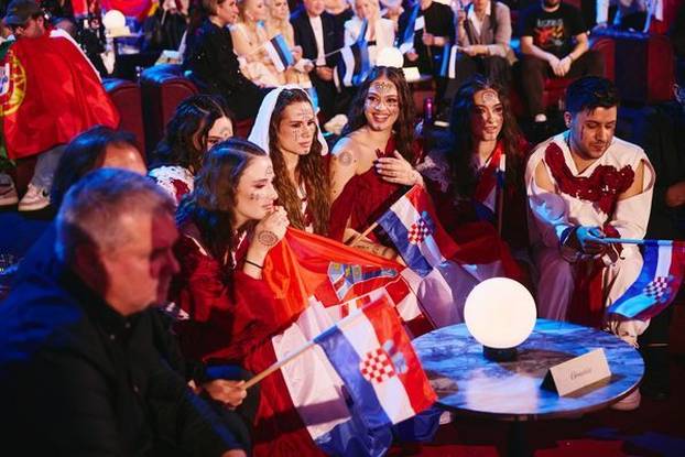 FOTO Pogledajte kako su Lelek izgledale u finalu Eurosonga!