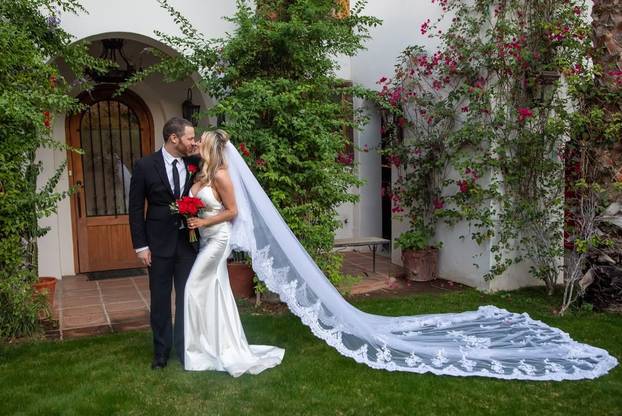 FOTO Šokantno: Imala je 16 kad se udala za glumca (51): 'Moji su ga odobrili!' Evo s kim je sad