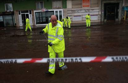 FOTO Snažne kiše izazvale kaos u Lisabonu, promet u prekidu. Vlasti upozorile: 'Ostanite kući!'