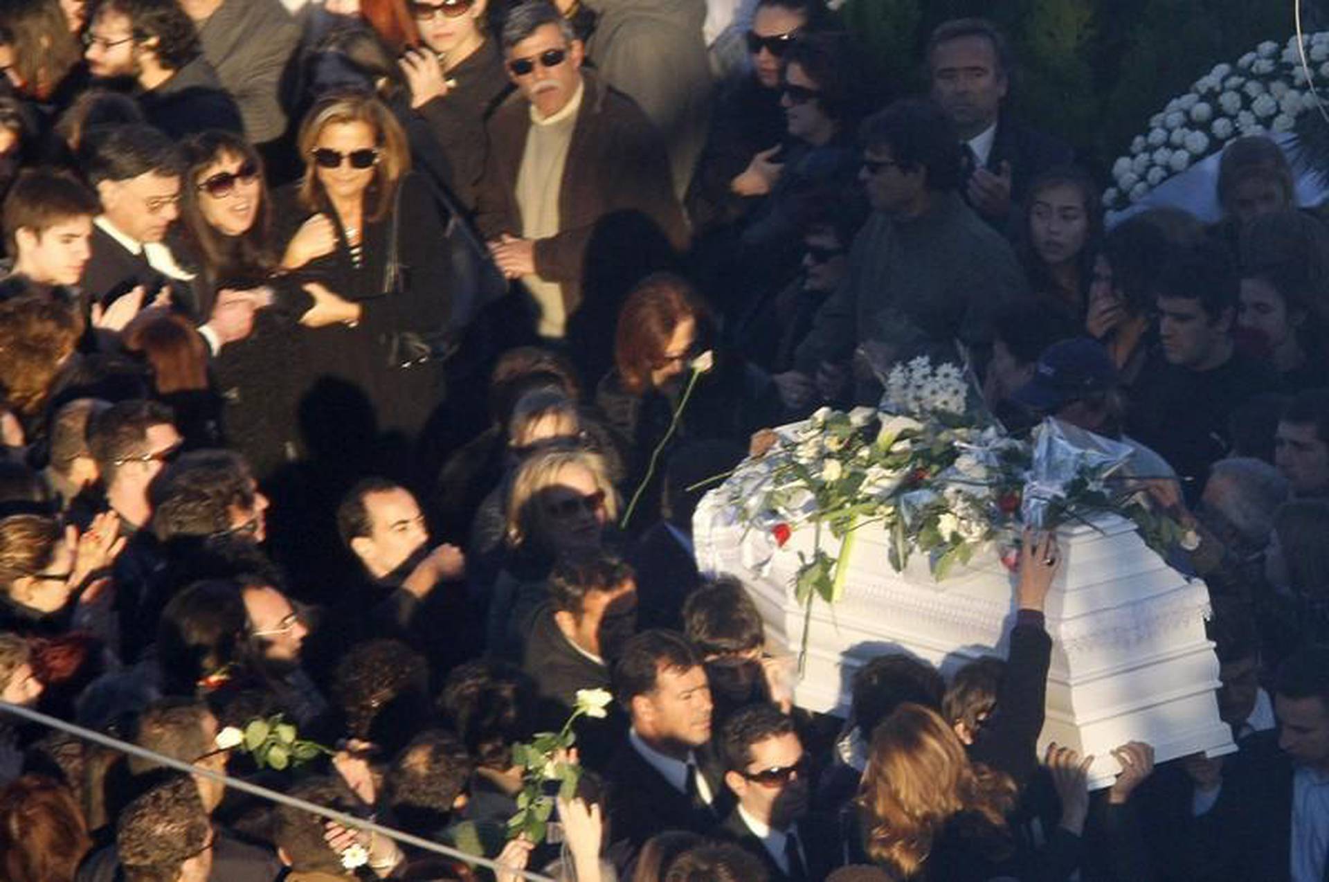 фото фредди меркьюри перед смертью похороны