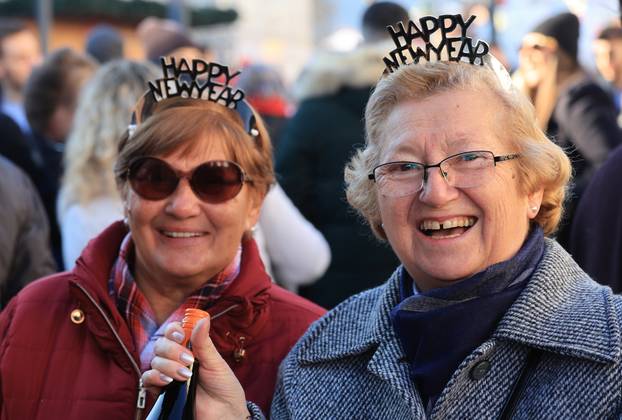 Veseli doček Nove godine u podne u Samoboru
