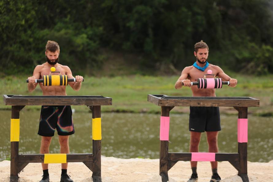 Plavi pobijedili u igri, a izgubili plemenski imunitet. Antonia je zajecala: 'Teško nam je palo...'