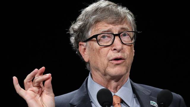Bill Gates à la tribune de la 6ème conférence de reconstitution des ressources du Fonds mondial de lutte contre le Sida, la TB et la Malaria à Lyon