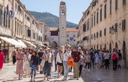 Dubrovnik: Tri restorana i četiri obrta ostat će na sedam dana bez javne površine zbog zakupa