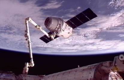 "Nova era u orbiti": Dragon se spojio na ISS, astronauti slavili