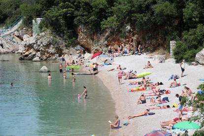 FOTO Prvi je dan ljeta: Evo kako turisti uživaju u Zadru, Splitu...