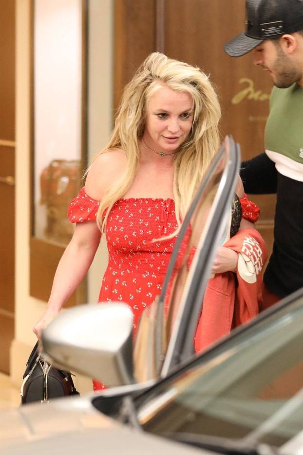 *PREMIUM-EXCLUSIVE* Britney Spears is seen leaving The Montage hotel in Beverly Hills after a day of indulgences