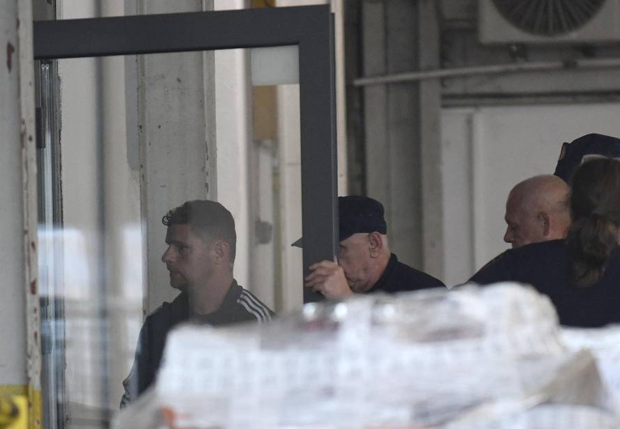 Zagreb: Privođenje  uhićenih u Hrvatskim šumama u akciji USKOK-a