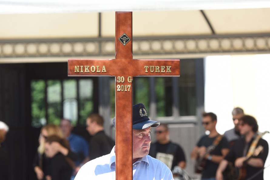 Varaždin u crnom: Prijatelji i obitelj oprostili se od Nikole...