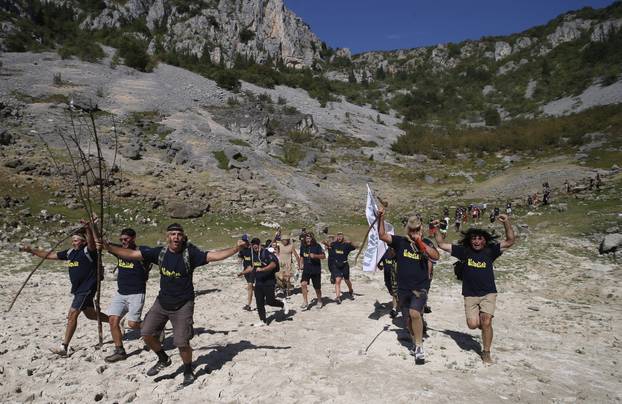 ARHIVA: Utakmica na dnu isušenog Modrog jezera koje danas doseže rekordan vodostaj