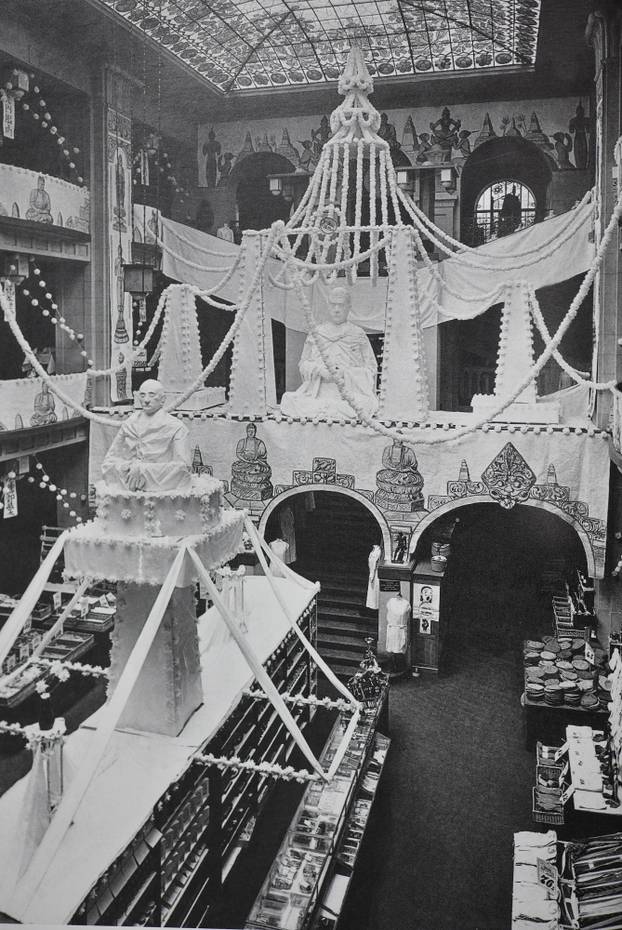 Zagreb: Presnimka fotografija iz monografije o Nami